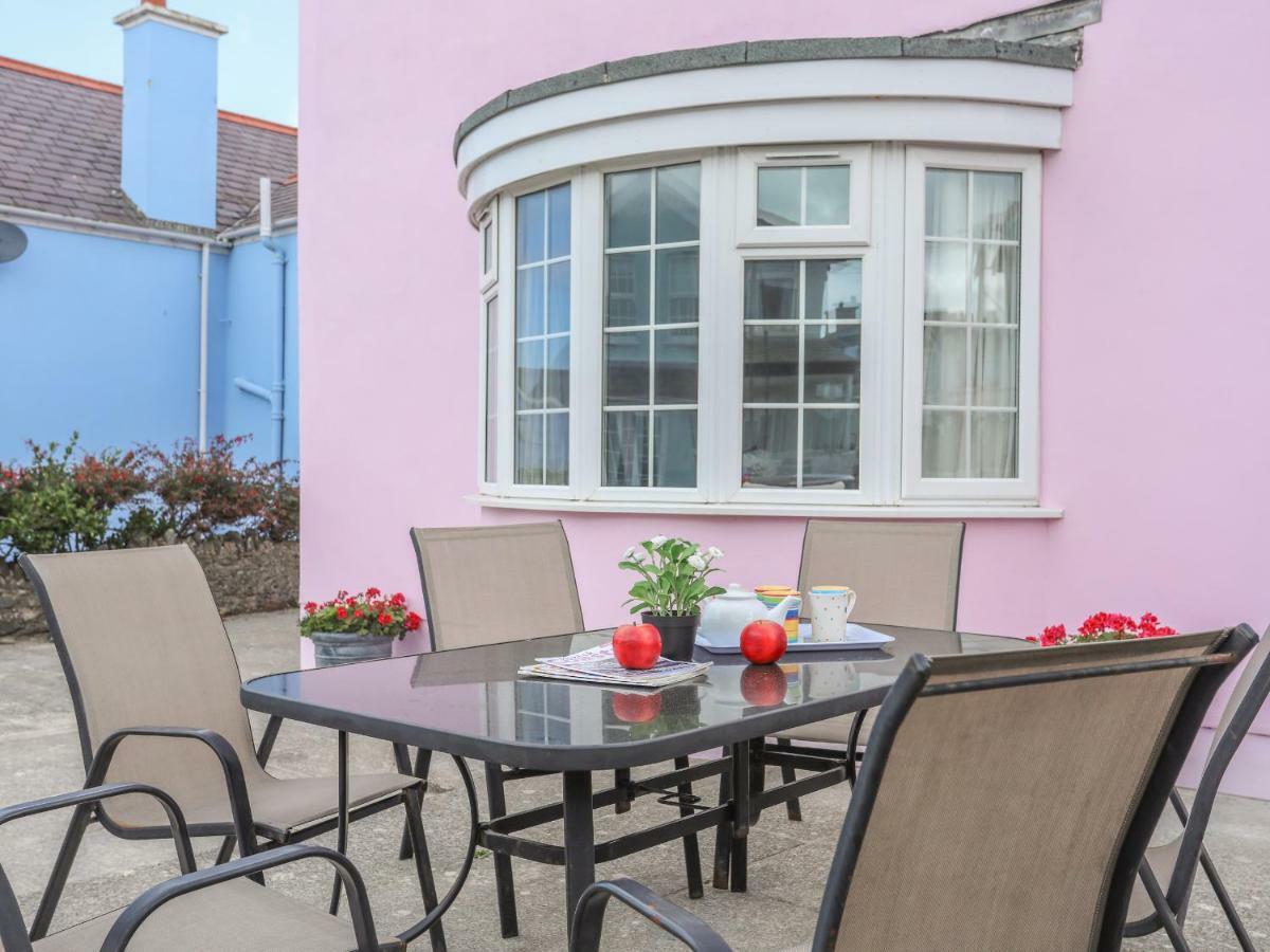 The Pink House Villa Rhosneigr Exterior photo