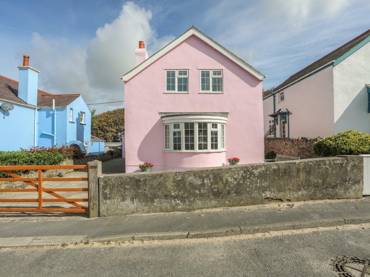 The Pink House Villa Rhosneigr Exterior photo