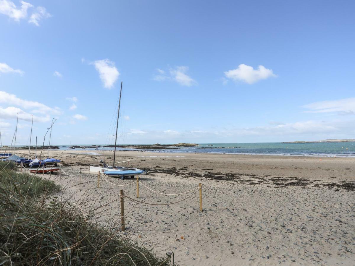 The Pink House Villa Rhosneigr Exterior photo